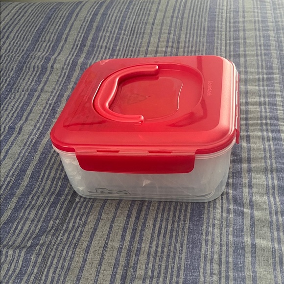 LocknLock nesting set - Picture 1 of 2